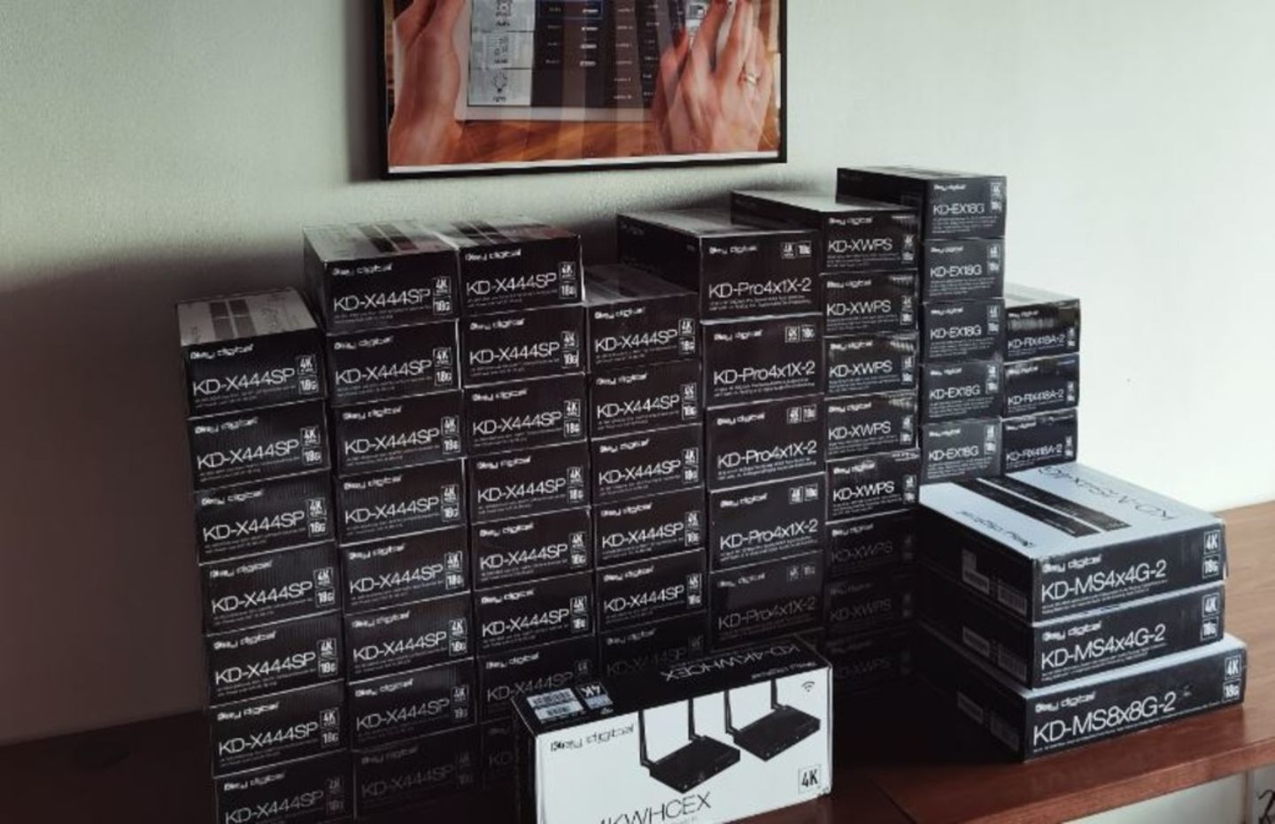 HiDubai-business-lavoro-audio-visual-recording-equipment-accessories-trading-b2b-services-distributors-wholesalers-dubai-silicon-oasis-nadd-hessa-dubai