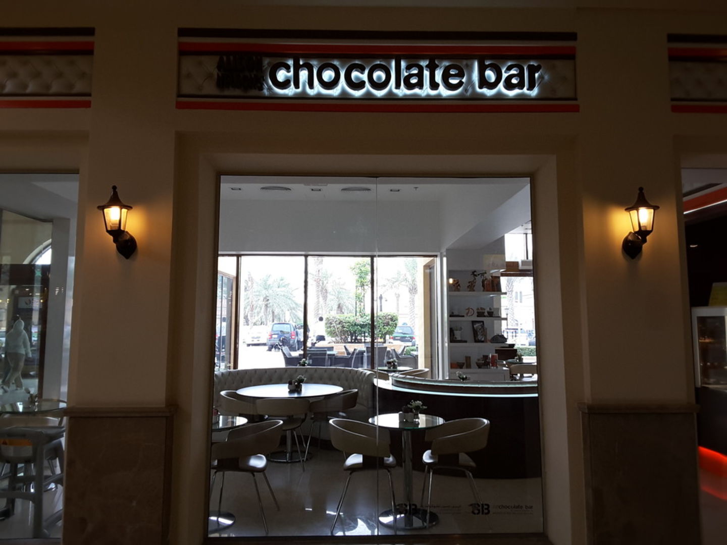 HiDubai-business-alison-nelson-chocolate-bar-food-beverage-coffee-shops-arabian-ranches-wadi-al-safa-6-dubai