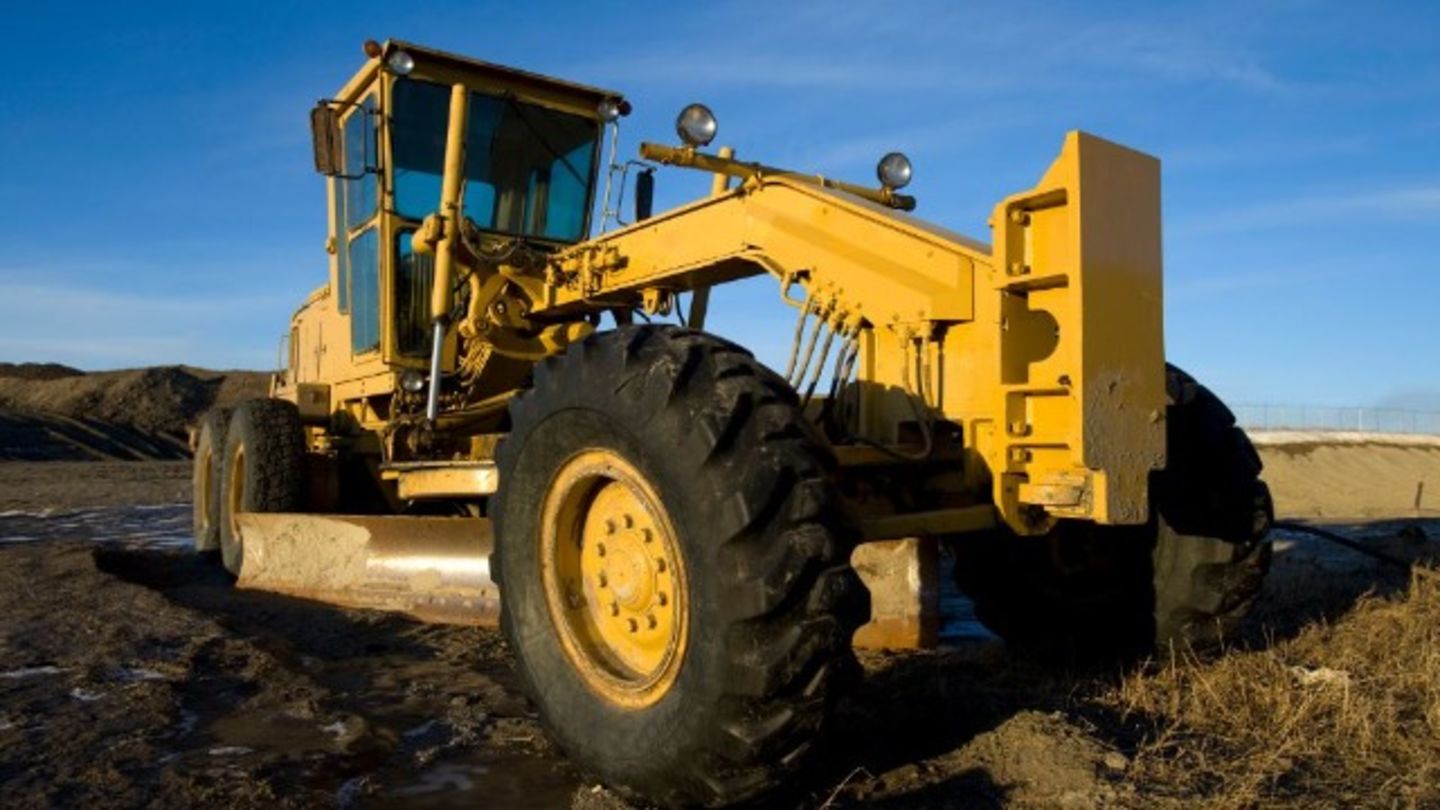 HiDubai-business-mesbah-al-madeena-machinery-equipment-trading-construction-heavy-industries-heavy-equipment-machinery-naif-dubai