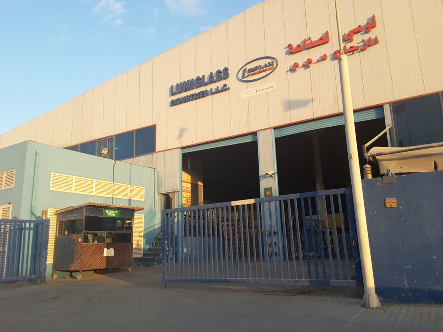 HiDubai-business-lumi-glass-industries-b2b-services-distributors-wholesalers-al-quoz-industrial-4-dubai-2