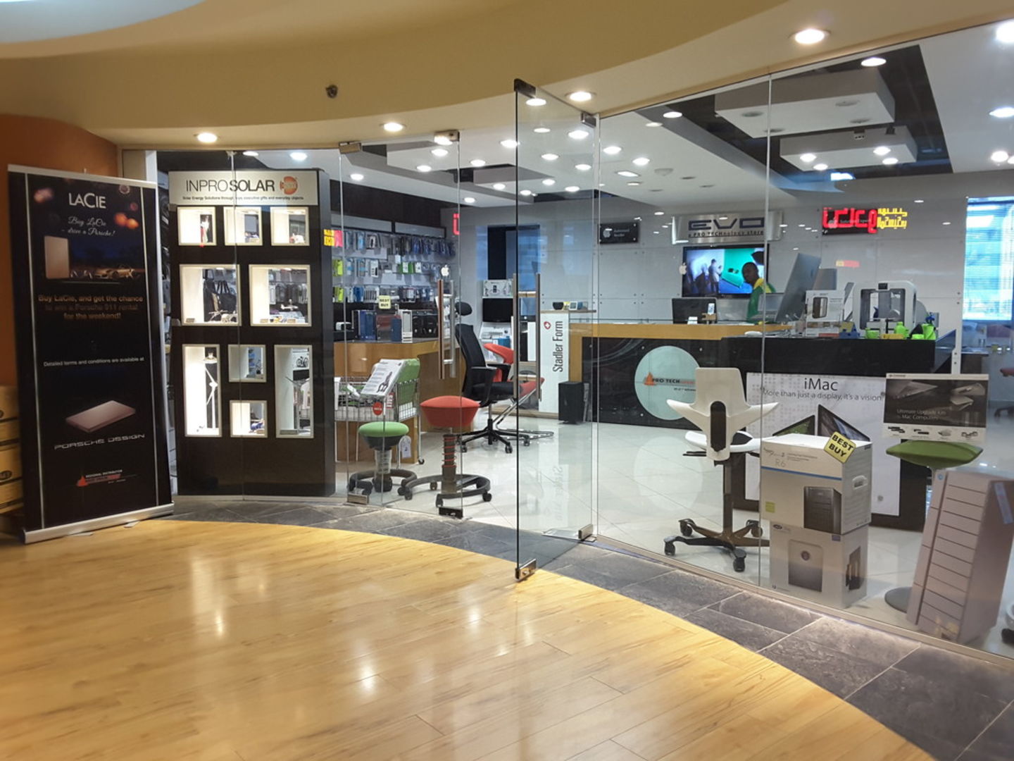HiDubai-business-evo-a-pro-technology-store-shopping-consumer-electronics-dubai-media-city-al-sufouh-2-dubai