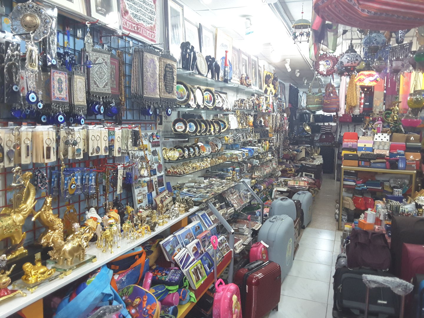 HiDubai-business-oriantiks-shopping-souvenirs-gifts-mankhool-dubai-2
