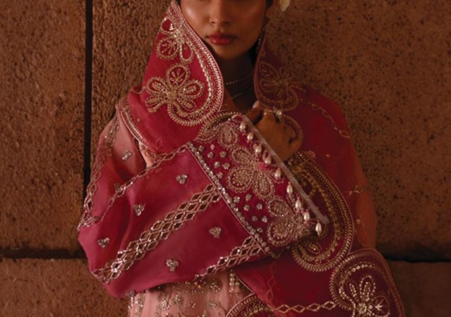 HiDubai-business-maysarah-shopping-apparel-meena-bazar-al-souq-al-kabeer-dubai