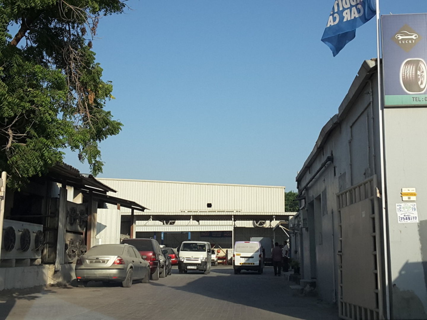 HiDubai-business-lucky-auto-repairing-garage-transport-vehicle-services-car-assistance-repair-al-quoz-industrial-2-dubai-2