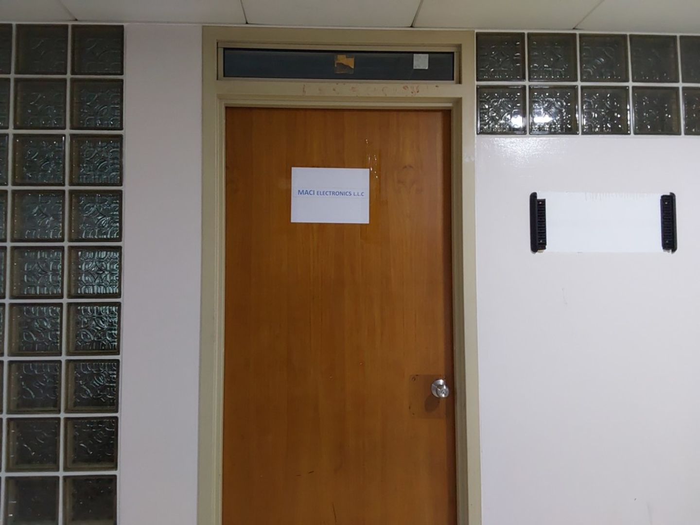 HiDubai-business-m-a-c-i-electronics-shopping-consumer-electronics-mankhool-dubai