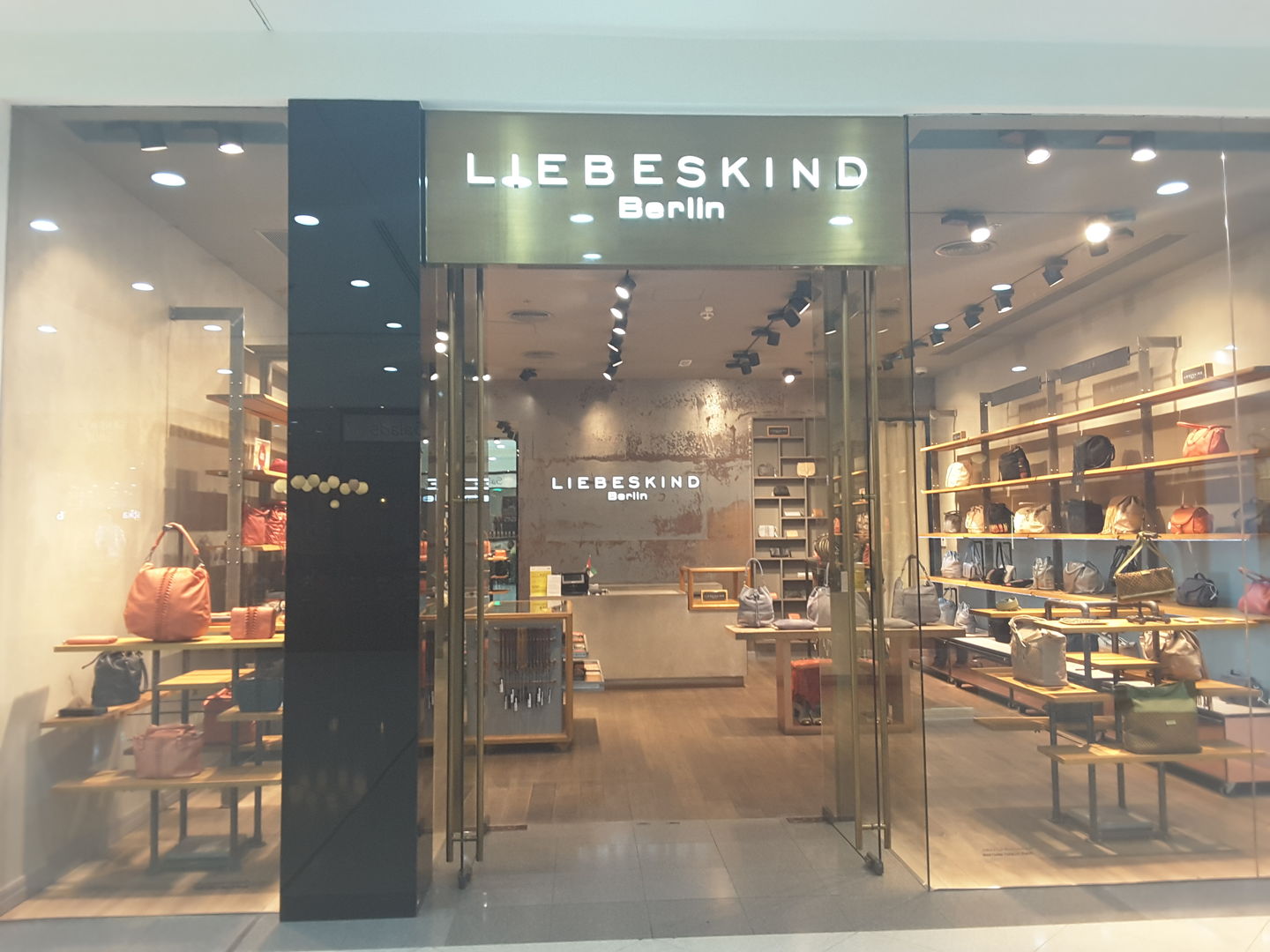 HiDubai-business-liebeskind-shopping-footwear-port-saeed-dubai-2