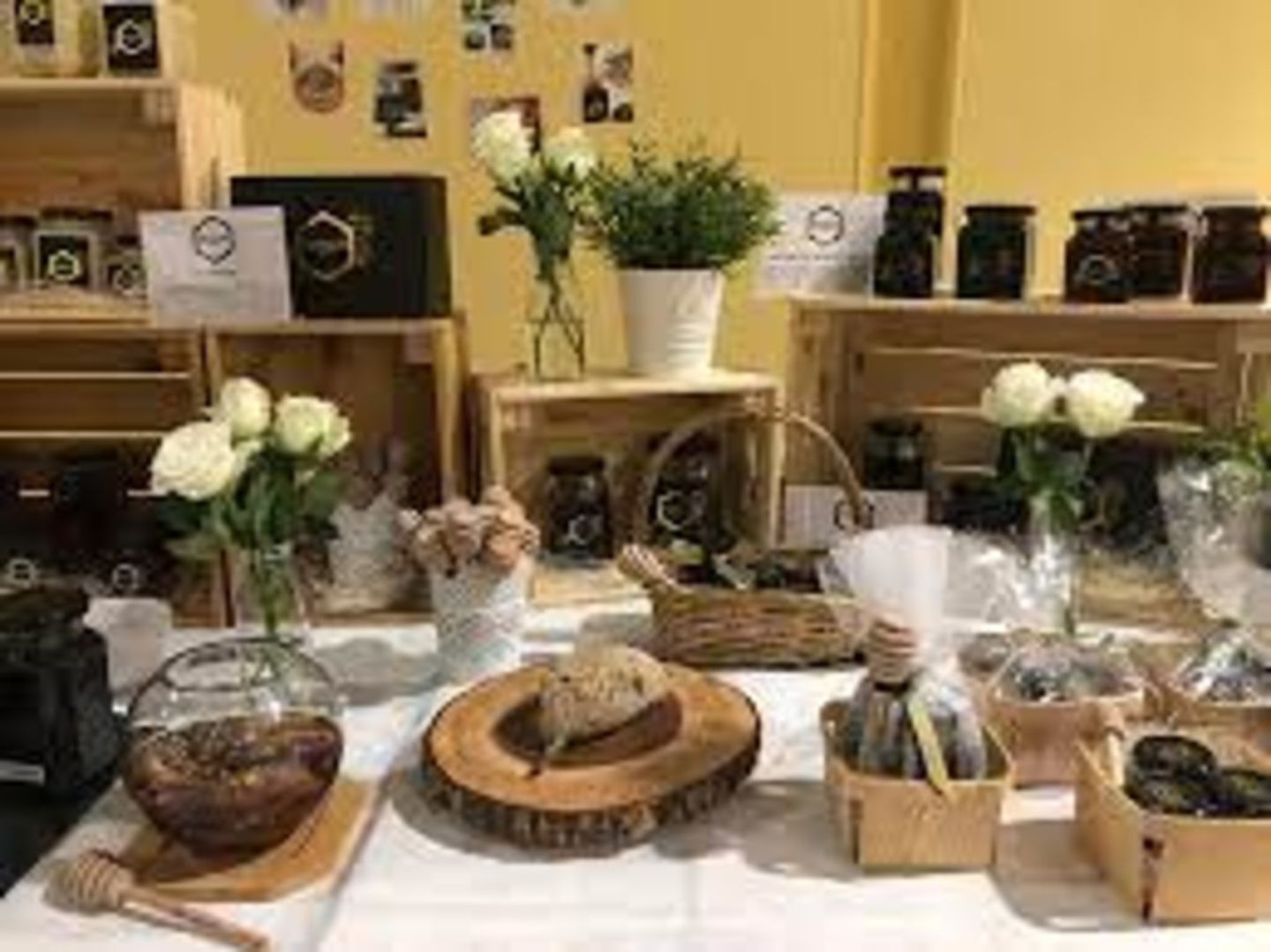 HiDubai-business-blossom-honey-food-beverage-bakeries-desserts-sweets-al-quoz-industrial-1-dubai