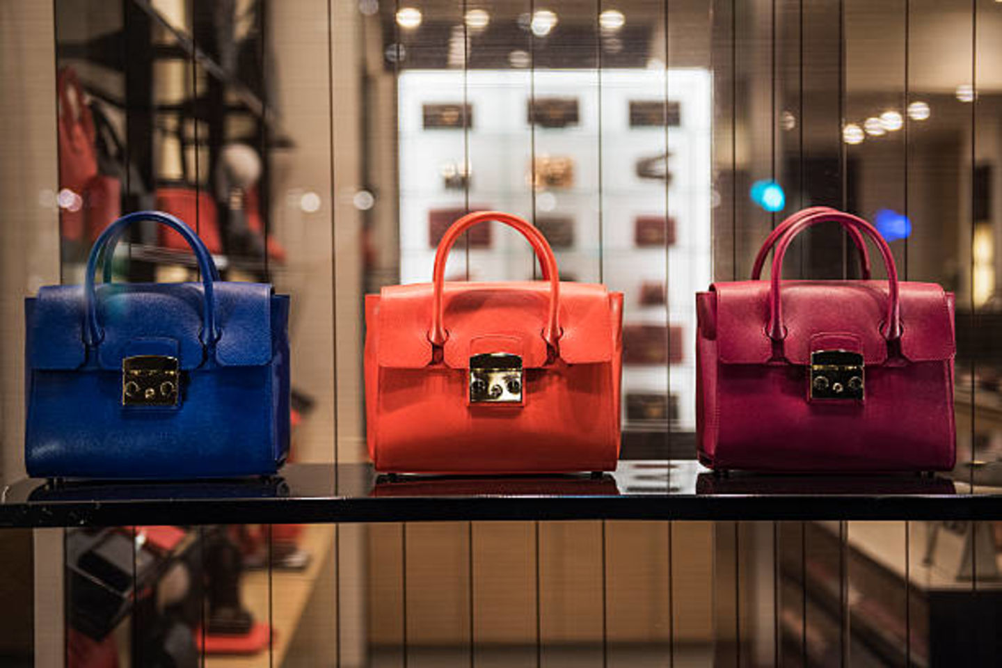 HiDubai-business-hong-and-bin-general-trading-shopping-fashion-accessories-al-buteen-dubai