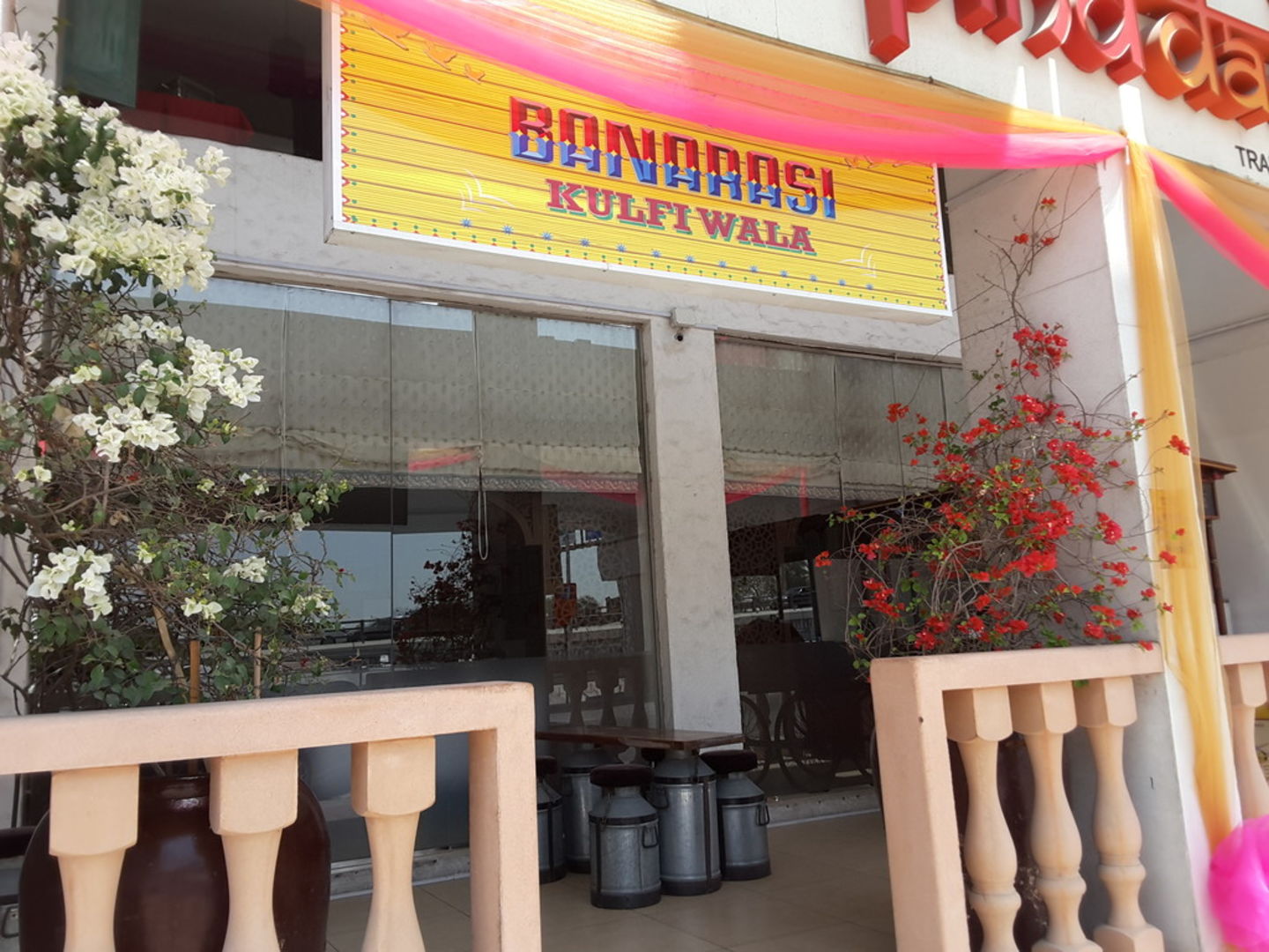 HiDubai-business-banarasi-kulfi-food-beverage-bakeries-desserts-sweets-al-karama-dubai-2