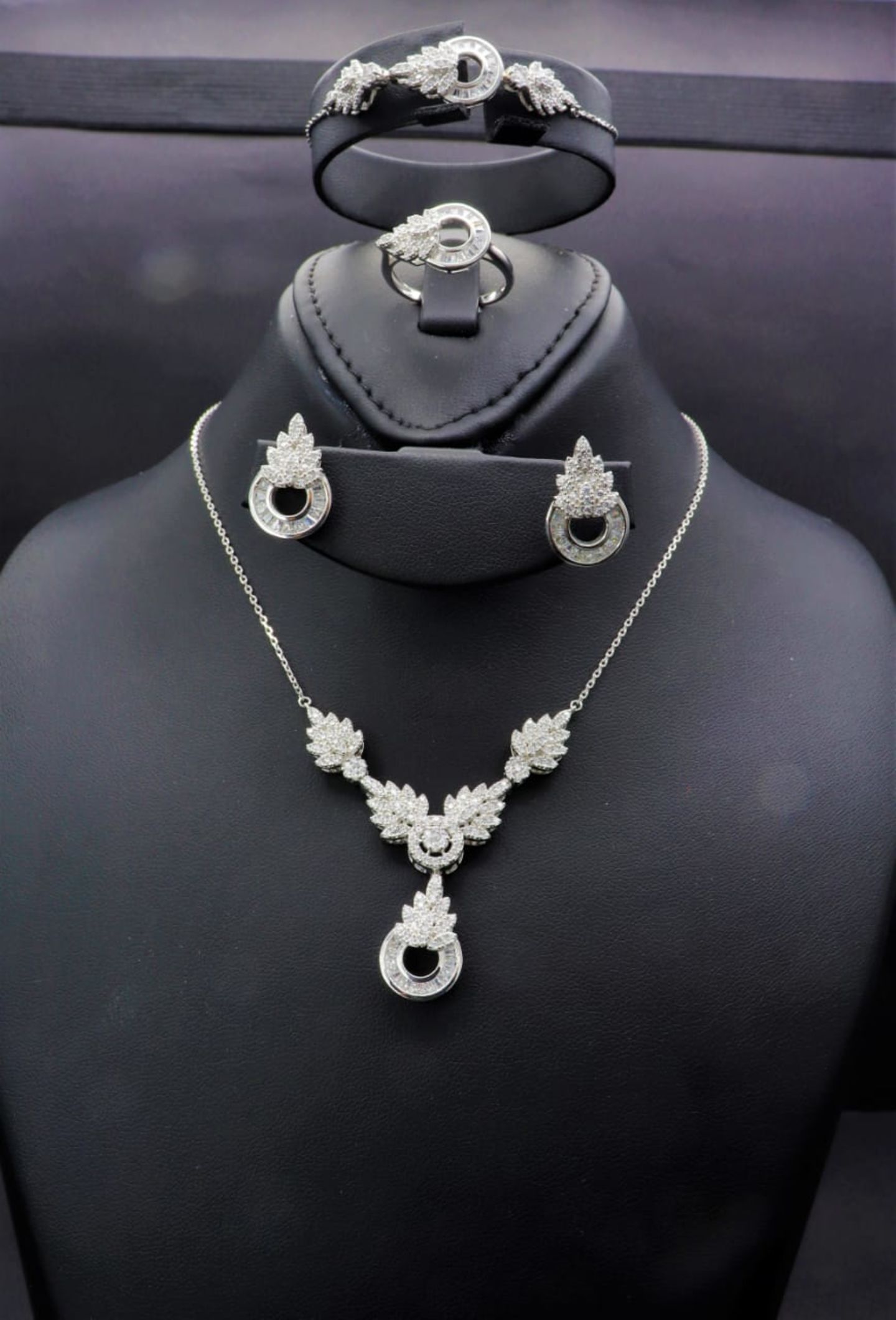HiDubai-business-al-basha-pure-silver1-shopping-jewellery-precious-stones-al-rashidiya-dubai