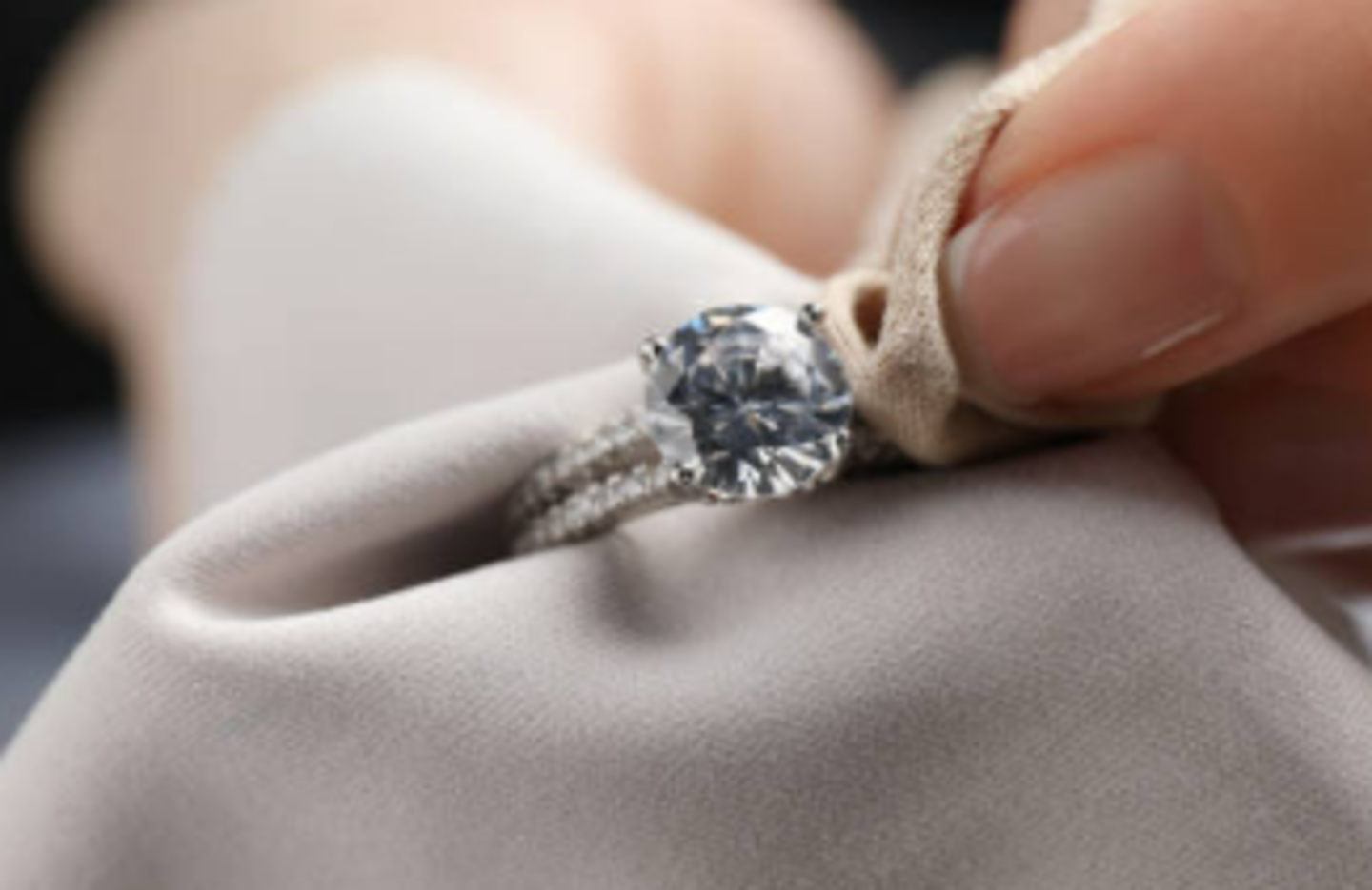 HiDubai-business-oumar-berete-jewellery-trading-shopping-jewellery-precious-stones-naif-dubai