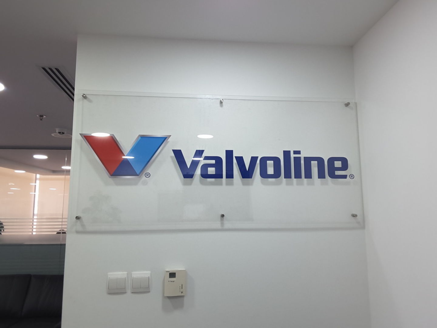 HiDubai-business-valvoline-construction-heavy-industries-oil-gas-companies-jumeirah-lake-towers-al-thanyah-5-dubai-2