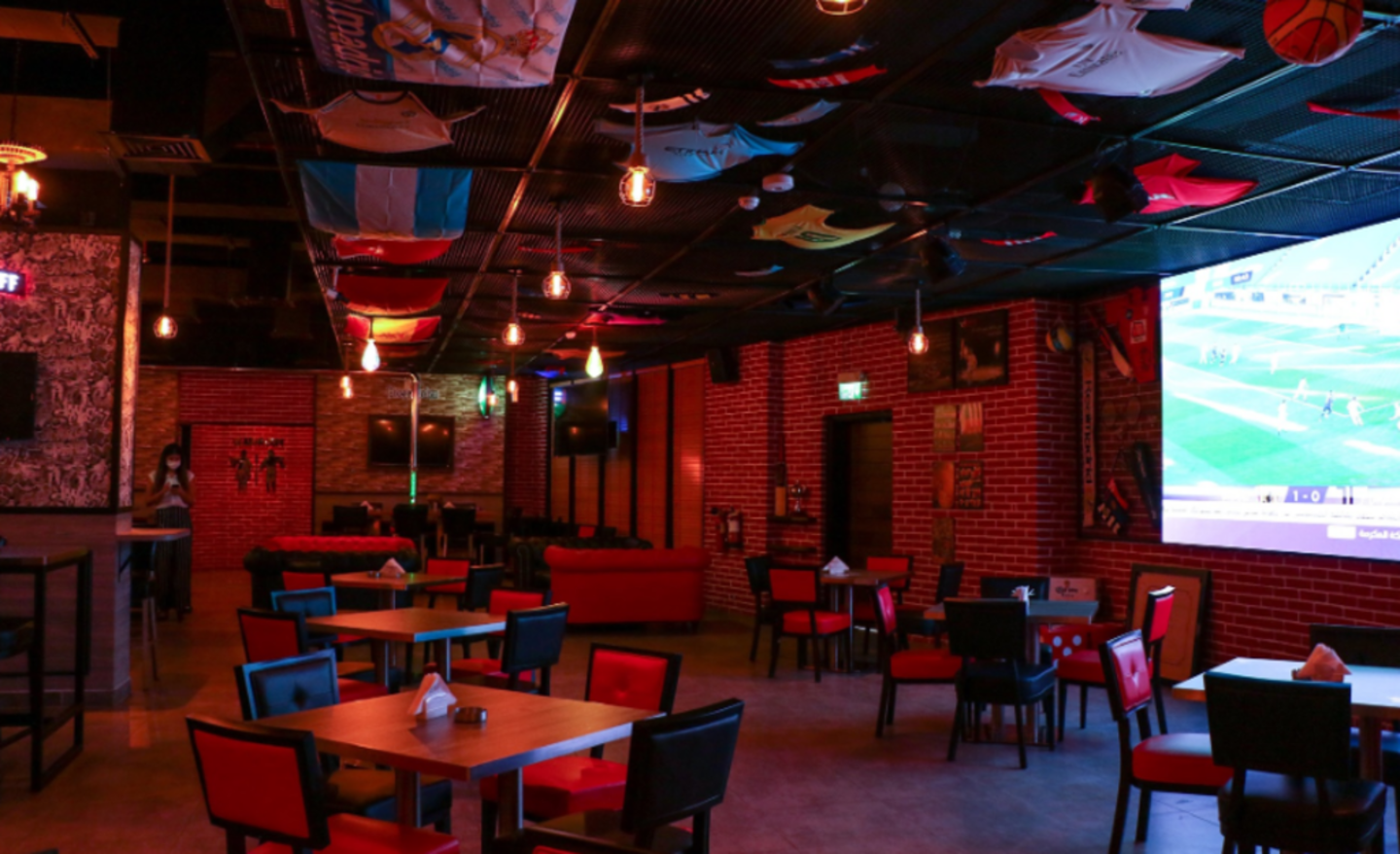 Freddy's Restro Bar(Restaurants & Bars) in Naif, Dubai - HiDubai
