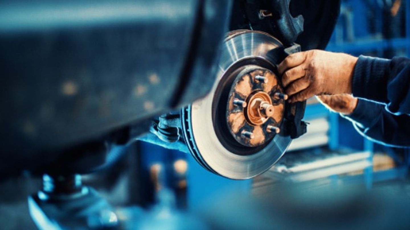 HiDubai-business-fast-car-service-centre-transport-vehicle-services-car-assistance-repair-ras-al-khor-industrial-2-dubai