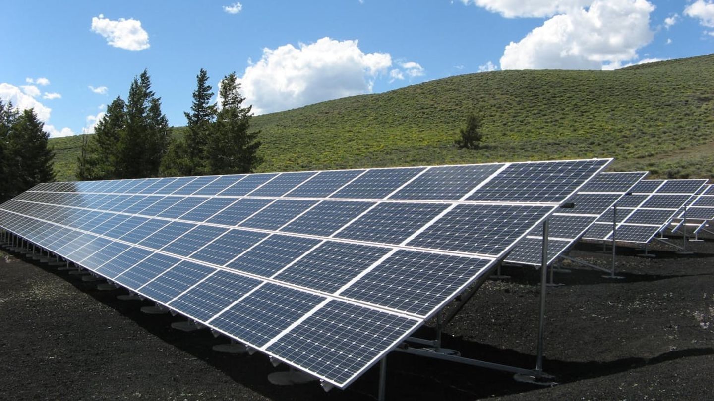 HiDubai-business-host-green-solar-energy-systems-trading-b2b-services-distributors-wholesalers-trade-centre-1-dubai-2