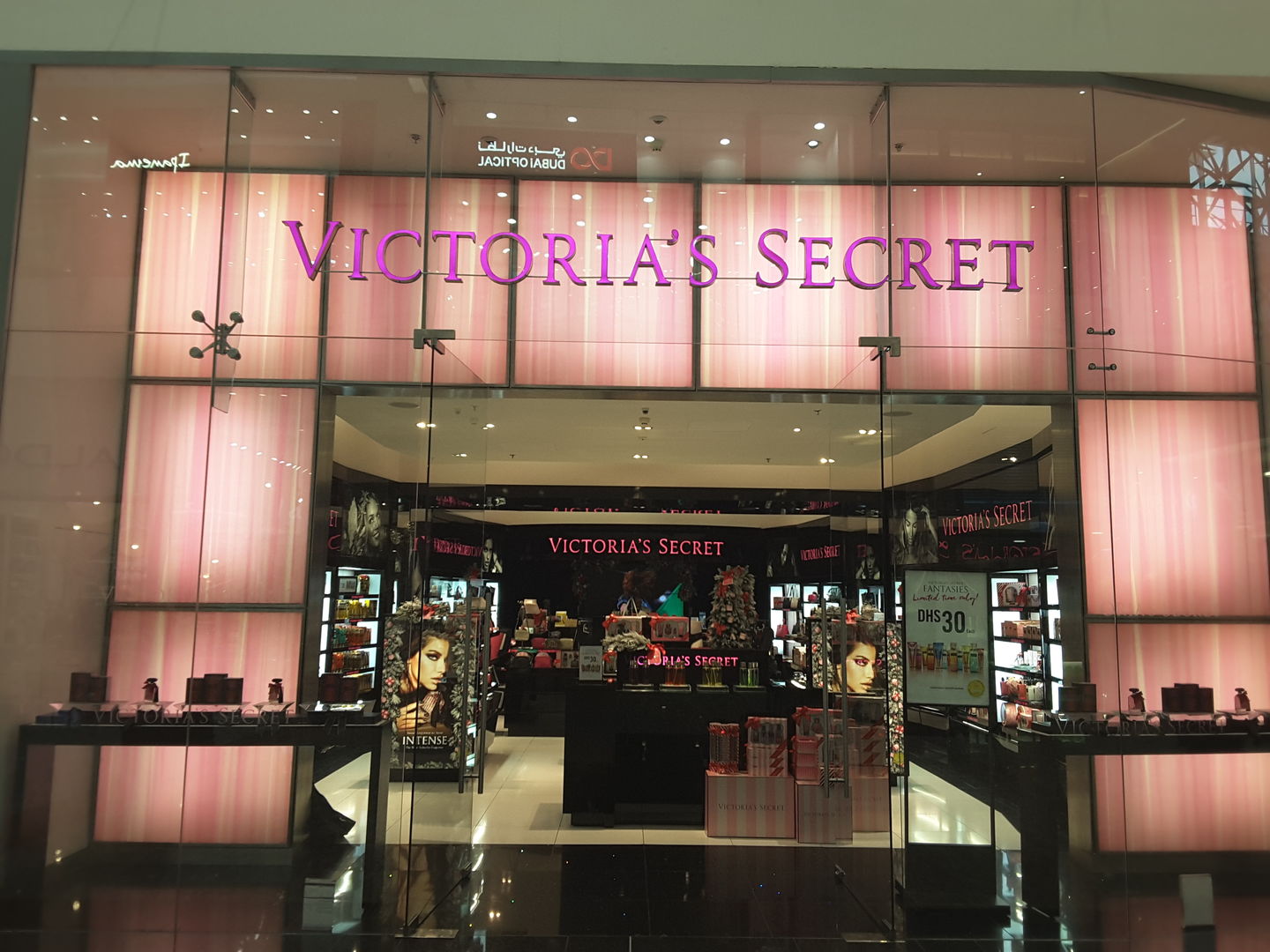 HiDubai-business-victoria-secret-shopping-beauty-cosmetics-stores-mirdif-dubai-2