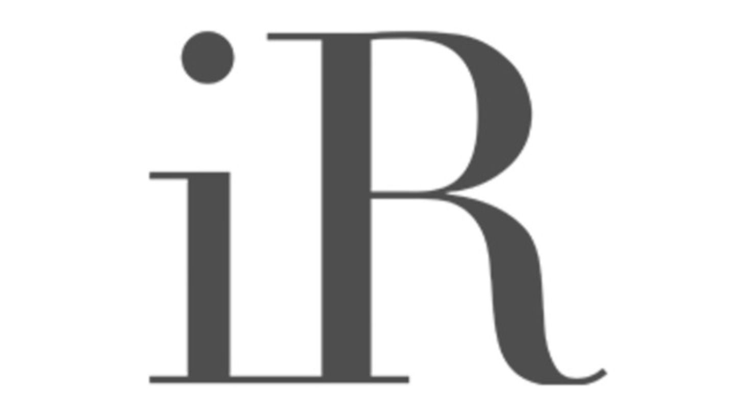 HiDubai-business-sjp-by-sarah-jessica-parker-shopping-footwear-hadaeq-shaikh-mohammad-bin-rashid-dubai