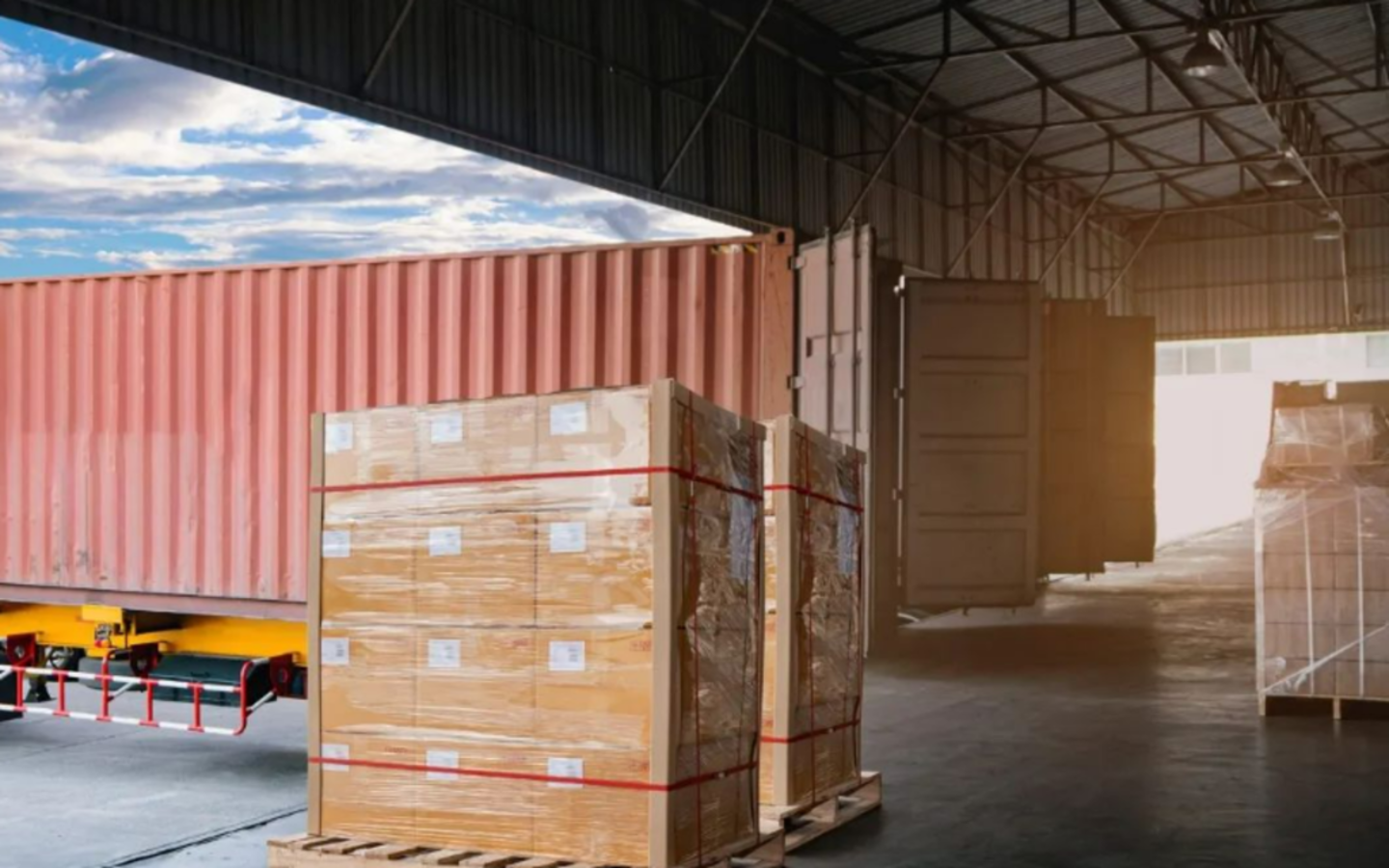 HiDubai-business-gulf-worldwide-logistics-shipping-logistics-air-cargo-services-jebel-ali-industrial-2-dubai