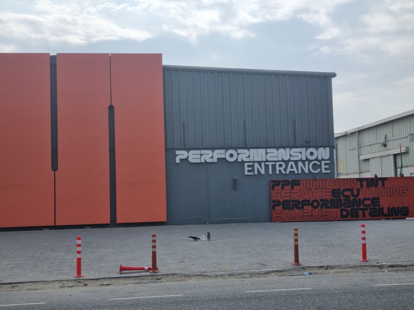 HiDubai-business-performansion-auto-accessories-fitting-transport-vehicle-services-used-car-dealers-al-quoz-industrial-2-dubai