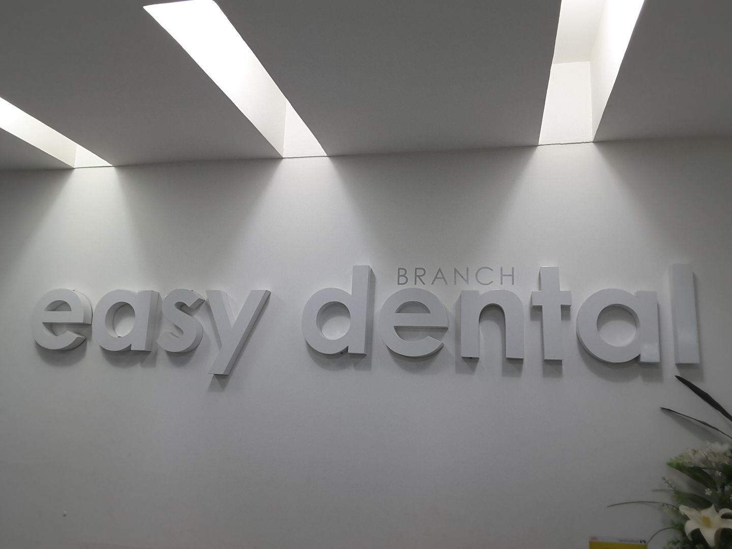 HiDubai-business-easy-dental-beauty-wellness-health-specialty-clinics-al-muraqqabat-dubai-2