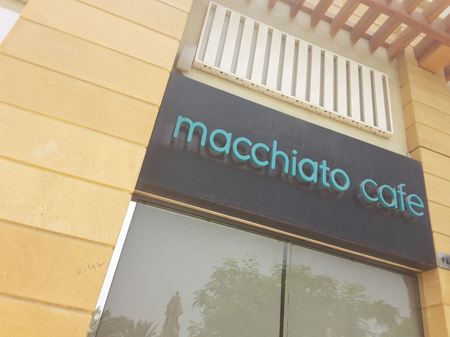 HiDubai-business-macchiato-cafe-food-beverage-cafeterias-mirdif-dubai-2