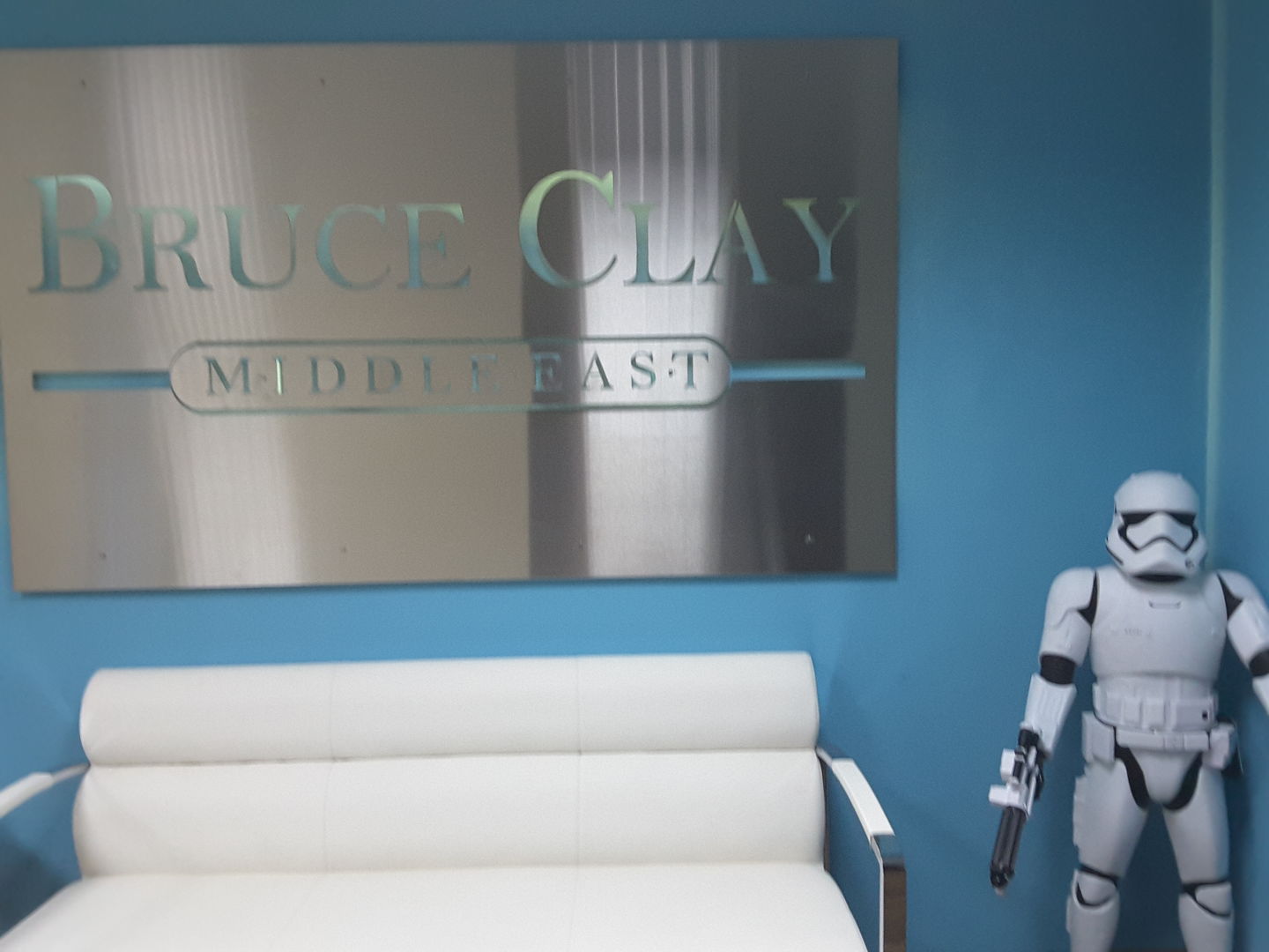 HiDubai-business-bruce-clay-middle-east-media-marketing-it-design-advertising-agency-tecom-al-thanyah-1-dubai-2
