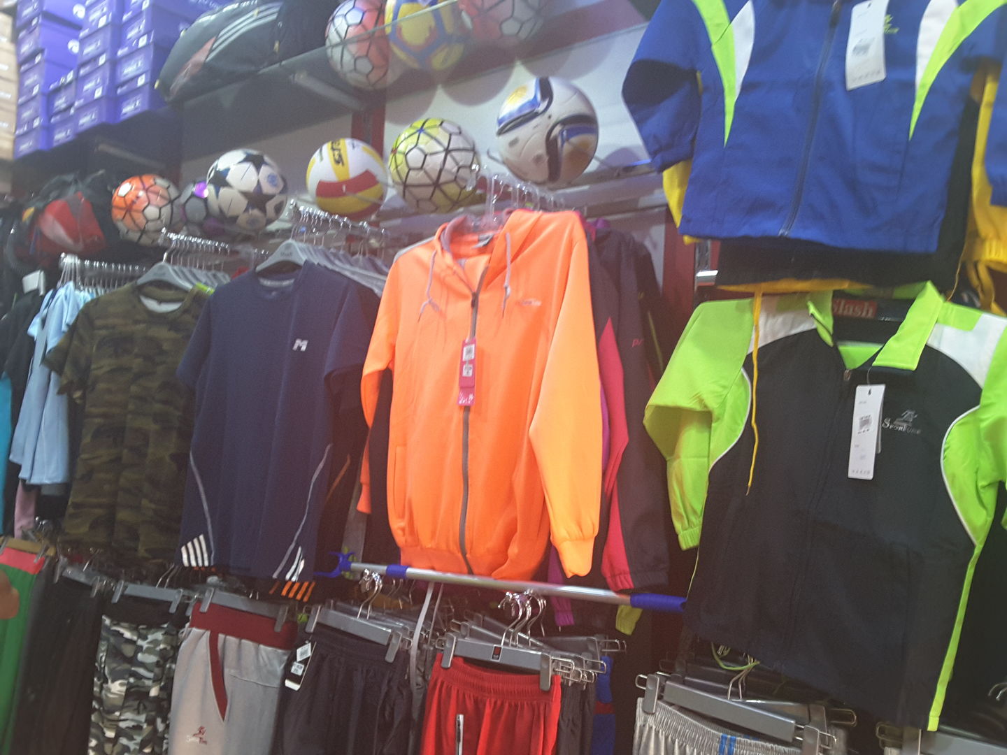 HiDubai-business-slash-fashion-shopping-apparel-naif-dubai