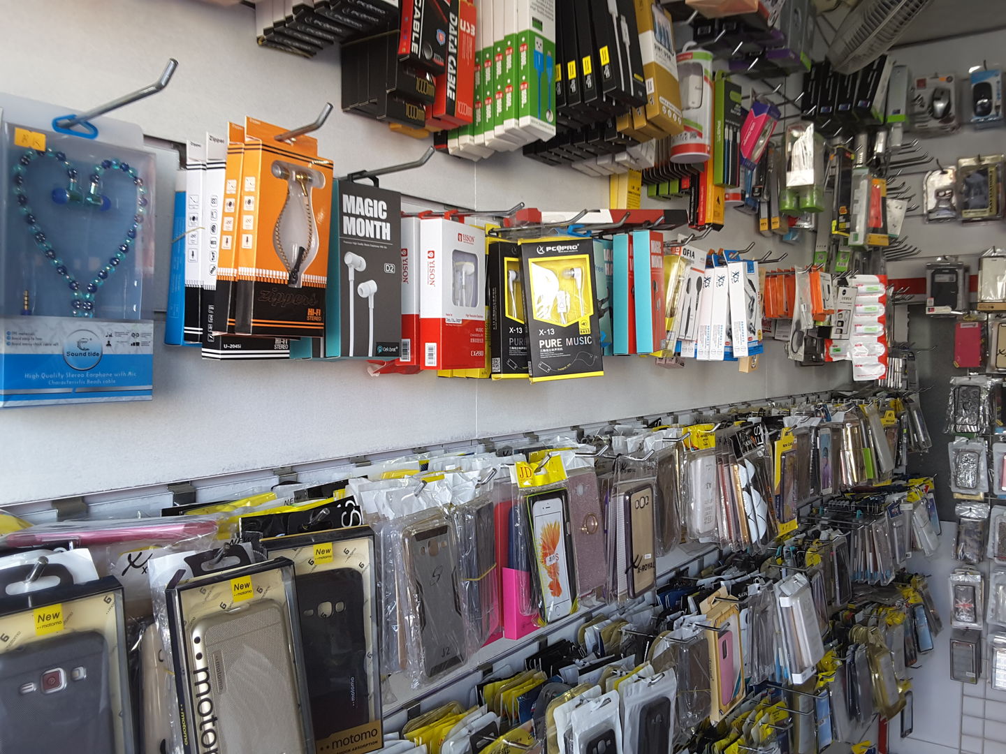 HiDubai-business-al-shab-mobile-phones-trading-shopping-consumer-electronics-hor-al-anz-dubai-2