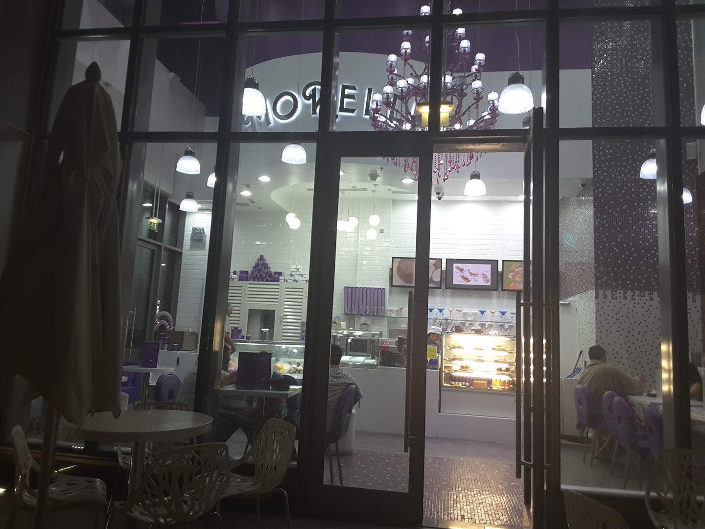 HiDubai-business-morellis-food-beverage-bakeries-desserts-sweets-jumeirah-beach-residence-marsa-dubai-dubai-2