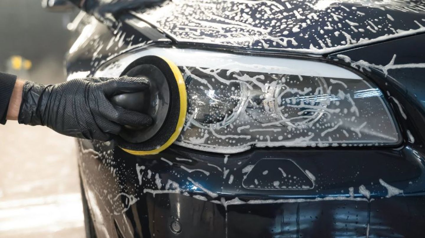 HiDubai-business-v-care-services-transport-vehicle-services-fuel-stations-car-wash-dubai-silicon-oasis-nadd-hessa-dubai