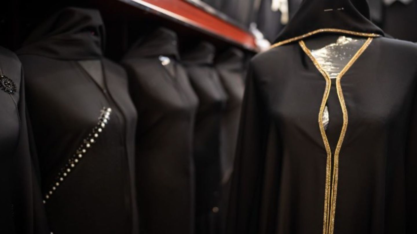 HiDubai-business-altaj-alasfar-readymade-garments-trading-shopping-apparel-al-hamriya-dubai