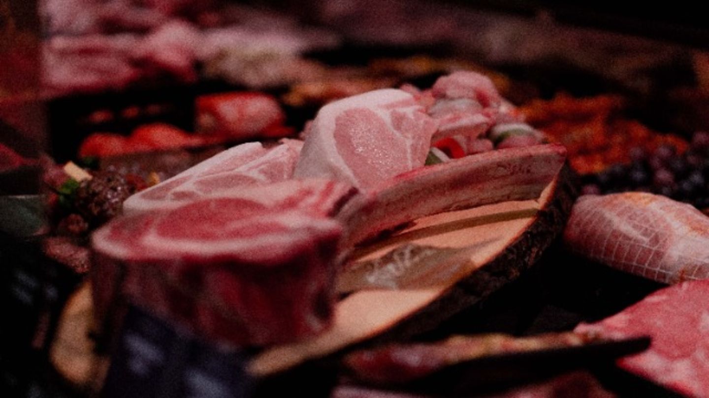 HiDubai-business-nayaab-hyderabad-meat-shop-b2b-services-food-stuff-trading-hor-al-anz-dubai