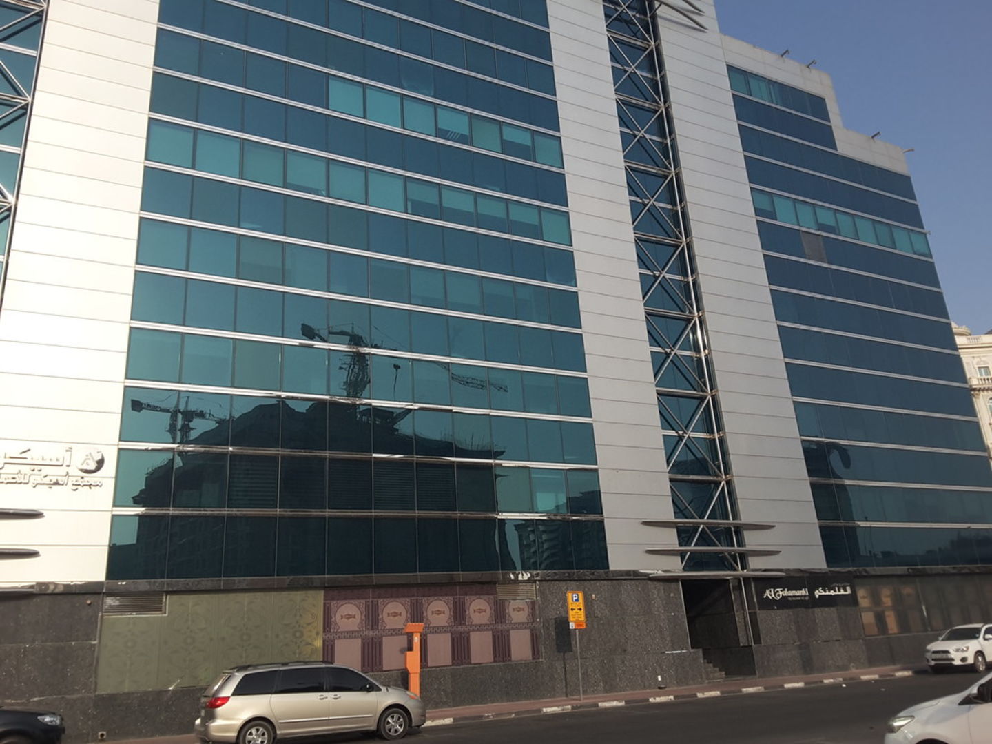 HiDubai-business-spark-color-building-maintenance-home-handyman-maintenance-services-al-khabaisi-dubai