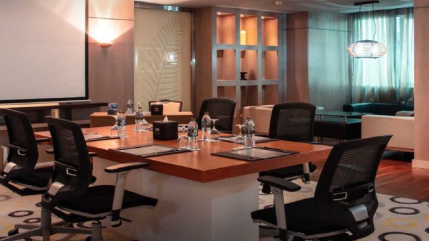 Executive Lounge Meeting Room(Business Incubators And Coworking Spaces