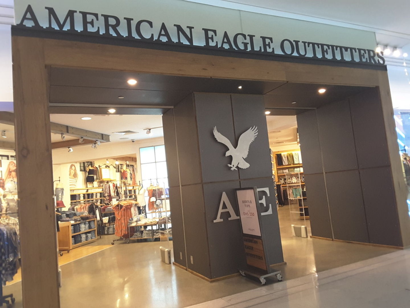 HiDubai-business-american-eagle-outfitters-shopping-apparel-burj-khalifa-dubai-2
