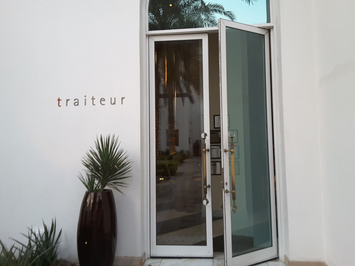 HiDubai-business-traiteur-food-beverage-restaurants-bars-port-saeed-dubai-2