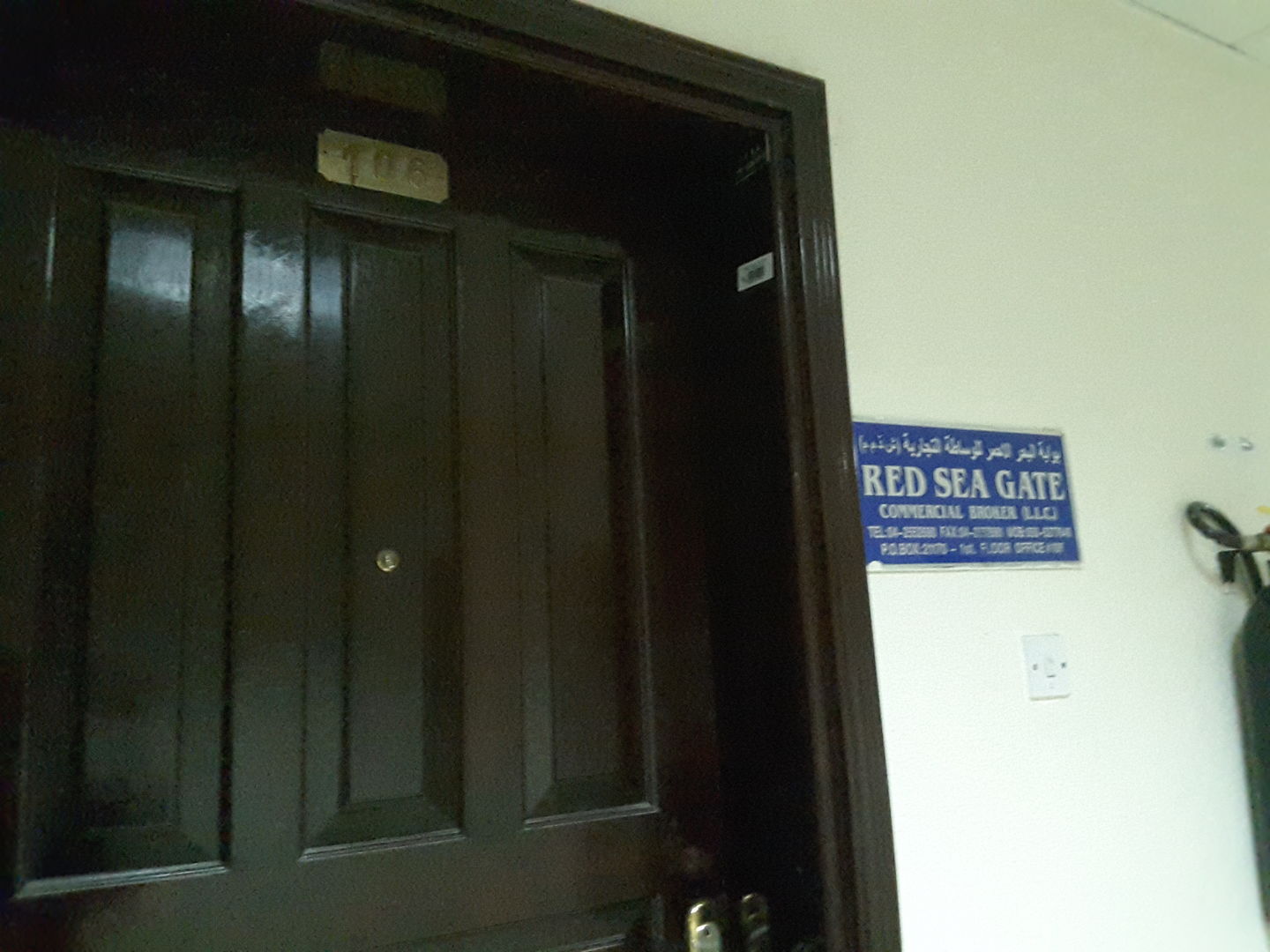 HiDubai-business-red-sea-gate-commercial-brokers-b2b-services-business-consultation-services-al-sabkha-dubai-2