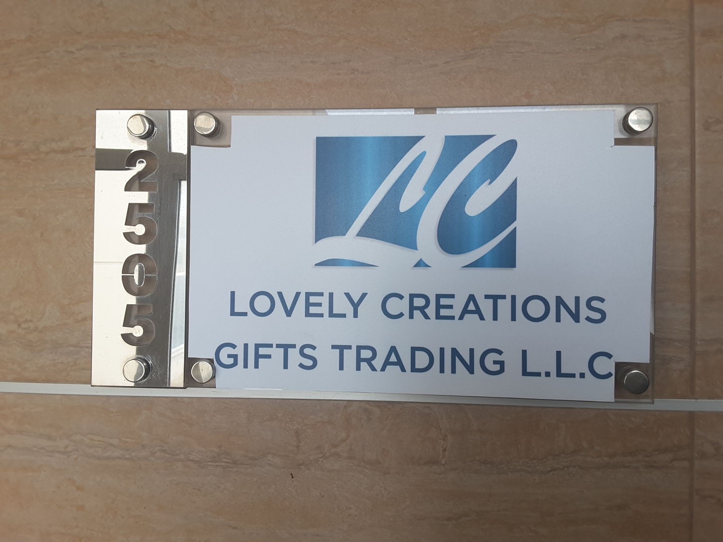 HiDubai-business-lovely-creations-gifts-trading-shopping-souvenirs-gifts-dubai-silicon-oasis-nadd-hessa-dubai-2