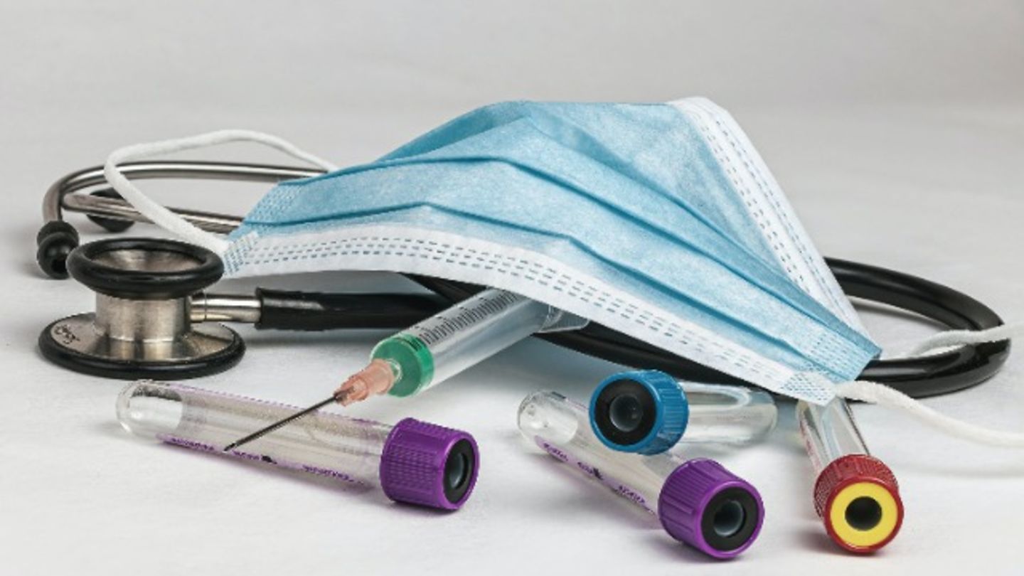 HiDubai-business-med-x-care-medical-surgical-equipment-instruments-trading-company-b2b-services-distributors-wholesalers-naif-dubai