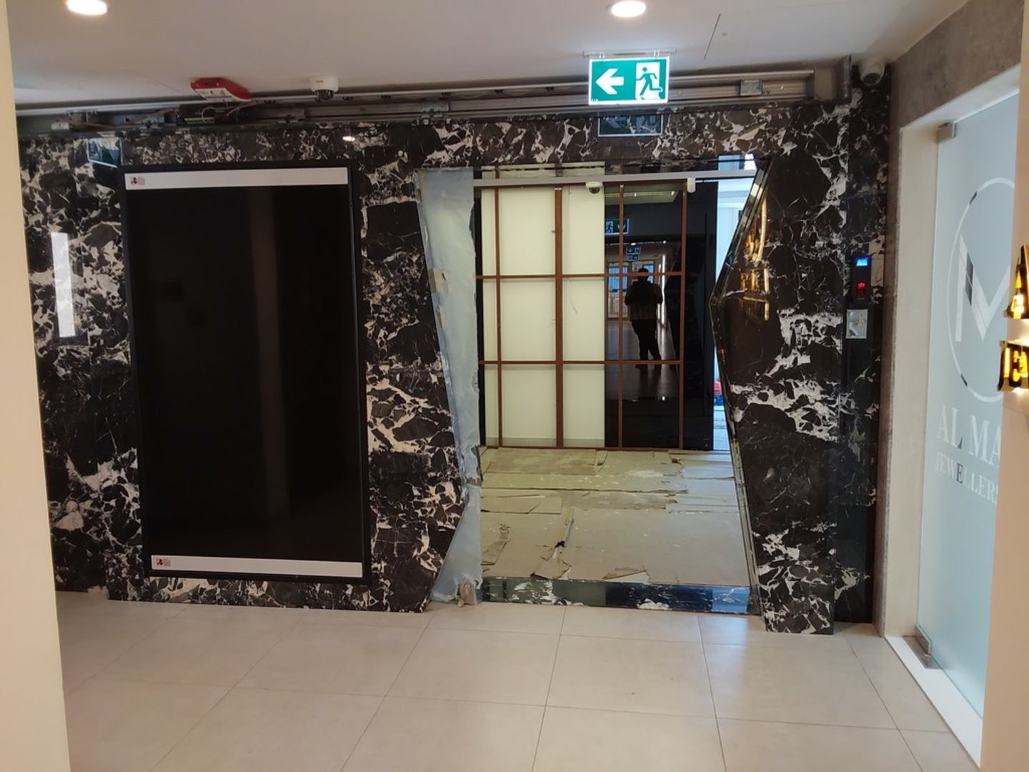 HiDubai-business-legend-jewellery-shopping-jewellery-precious-stones-al-ras-dubai