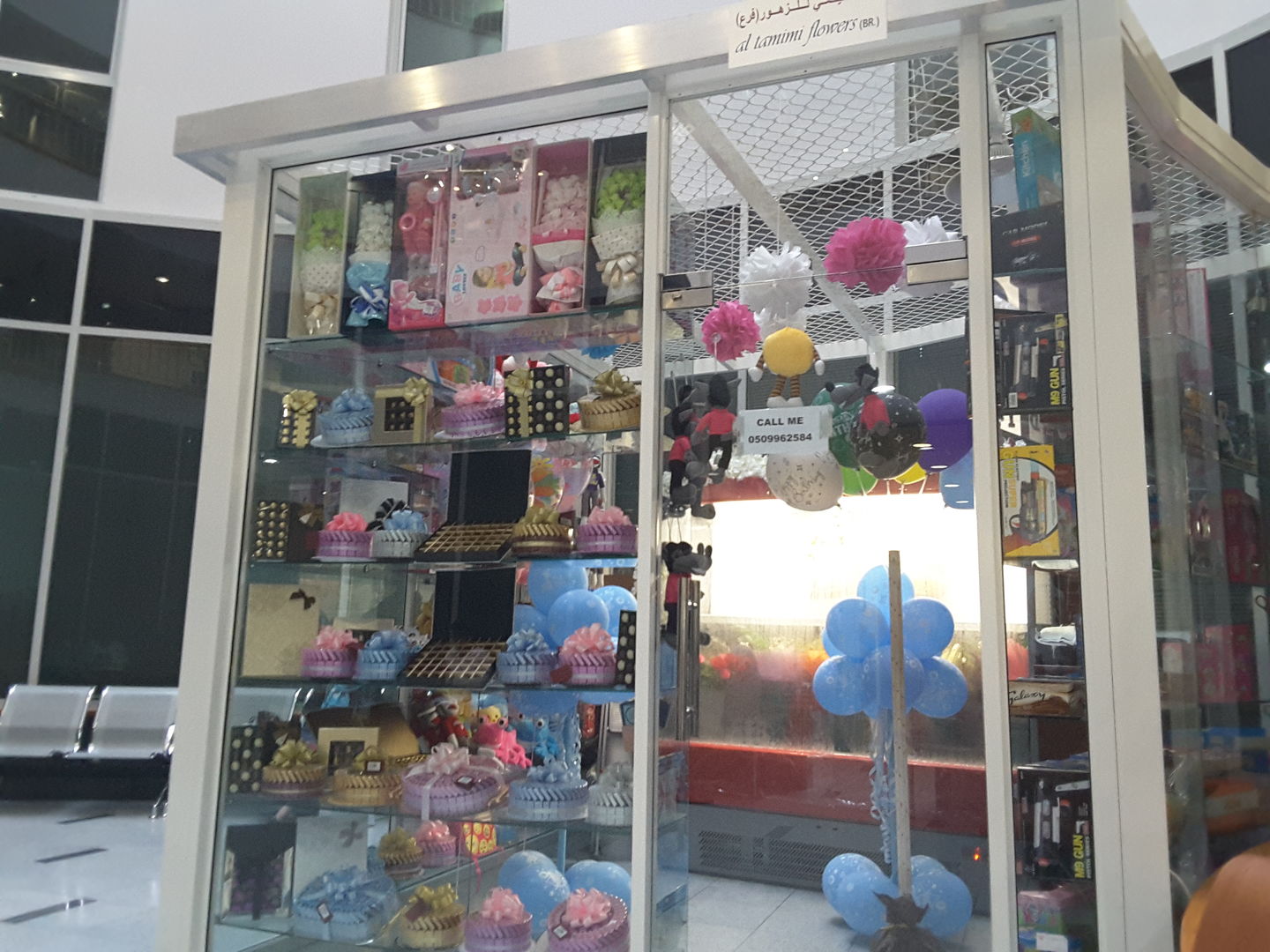 HiDubai-business-al-tamimi-flowers-shopping-souvenirs-gifts-al-baraha-dubai-2