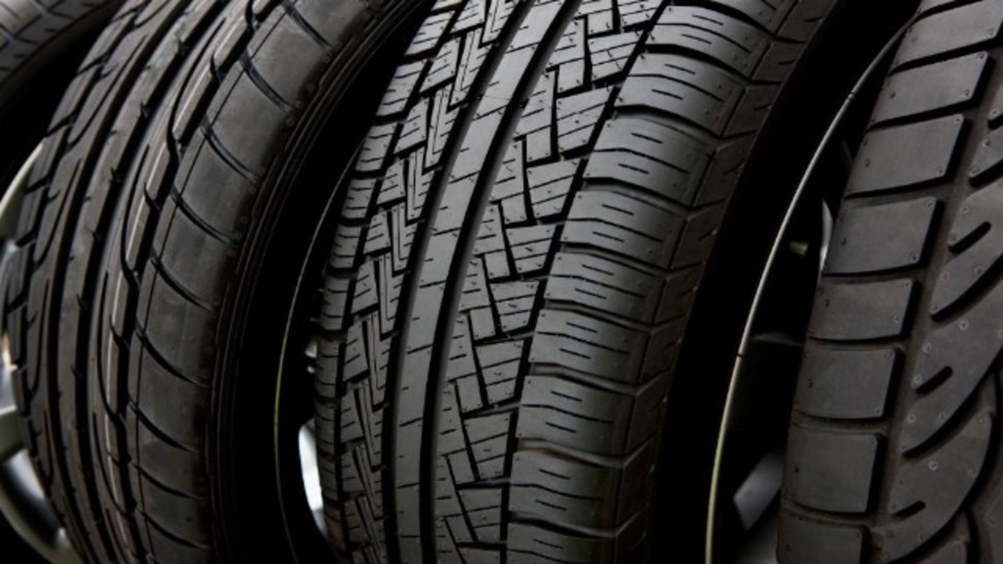 HiDubai-business-al-sama-al-teeba-auto-spare-parts-components-trading-transport-vehicle-services-auto-spare-parts-accessories-naif-dubai