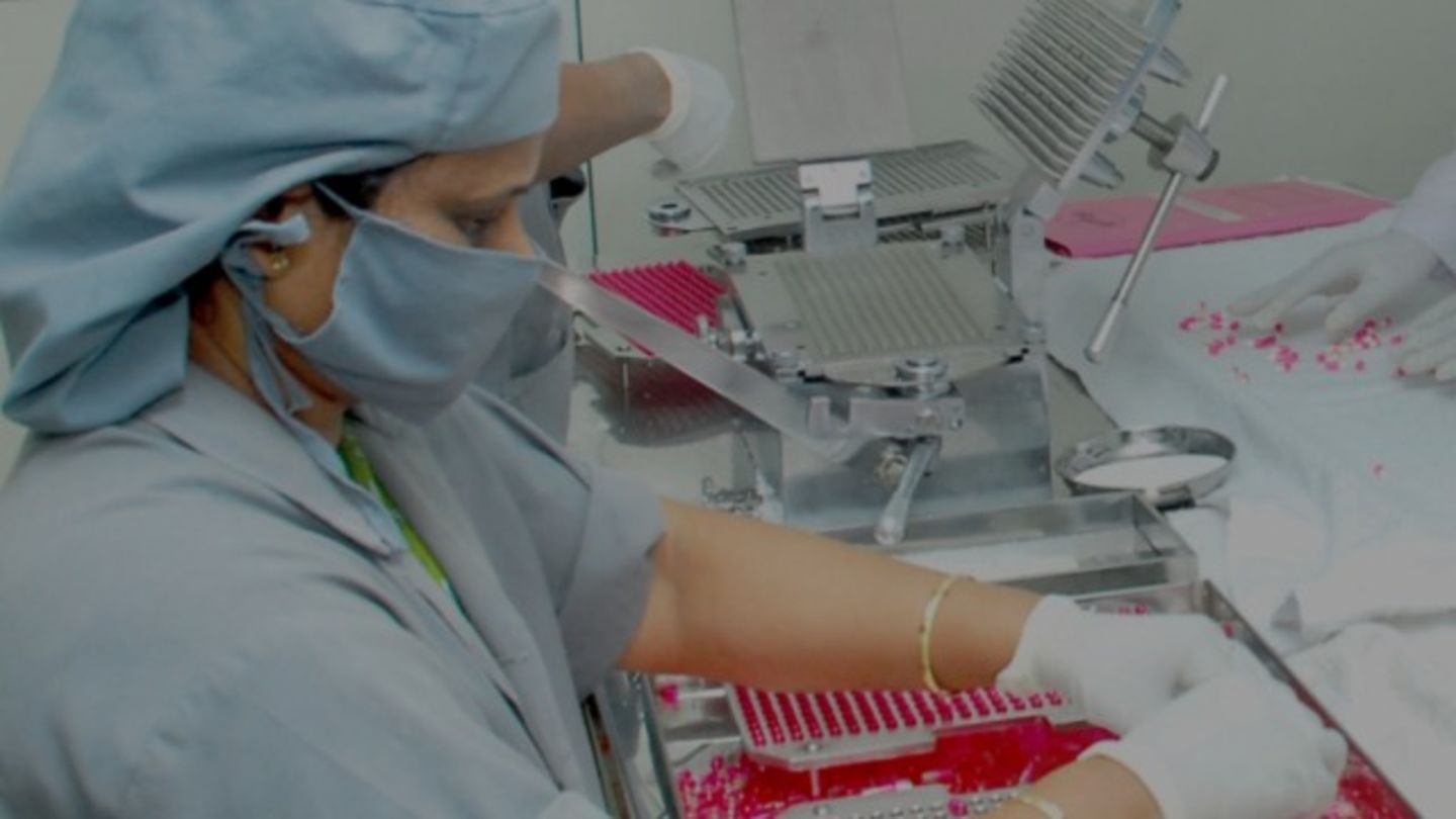 HiDubai-business-icon-formulations-new-economy-pharma-biotech-al-karama-dubai