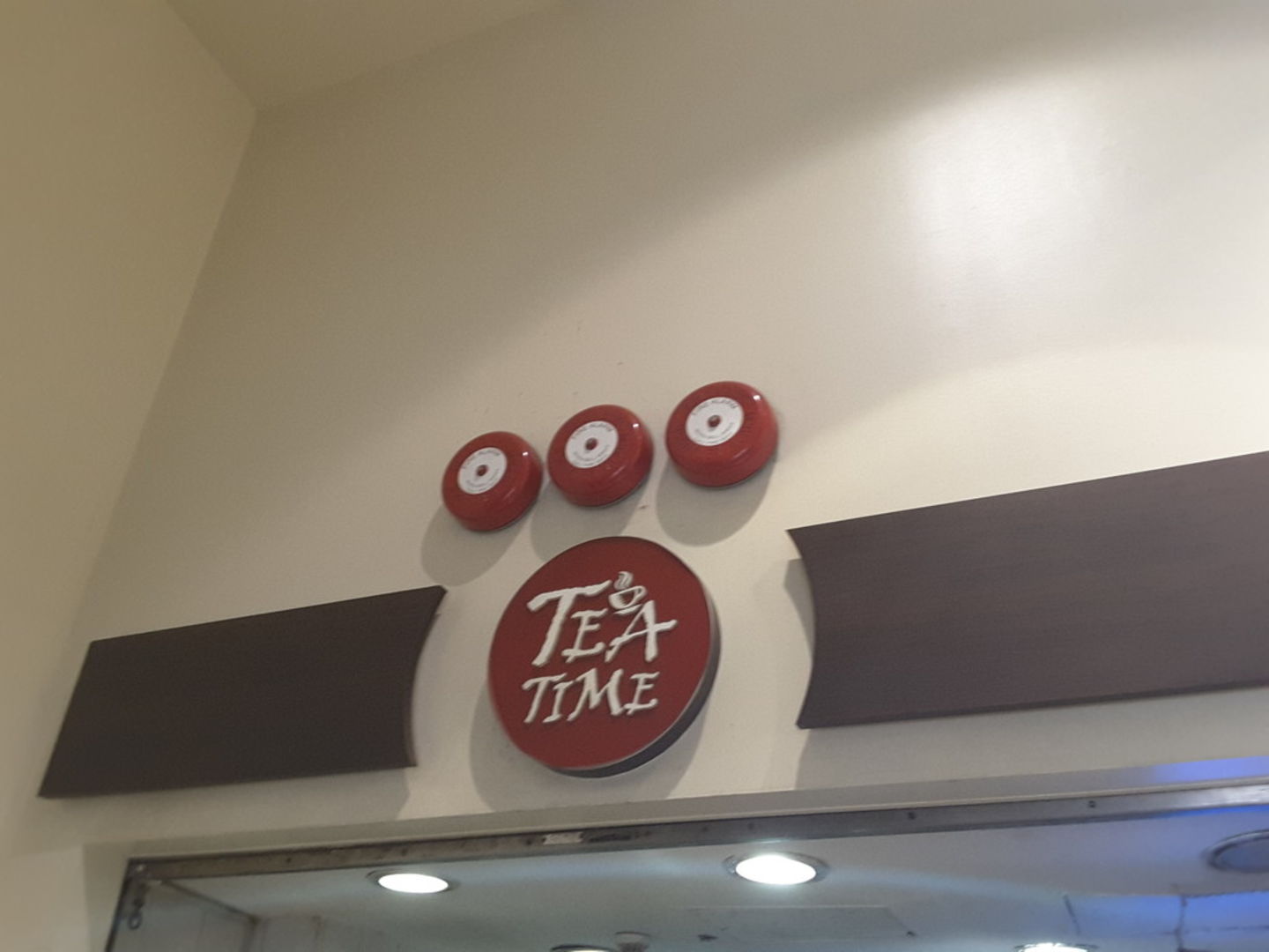 HiDubai-business-tea-time-food-beverage-cafeterias-dubai-cargo-village-dubai-international-airport-dubai-2