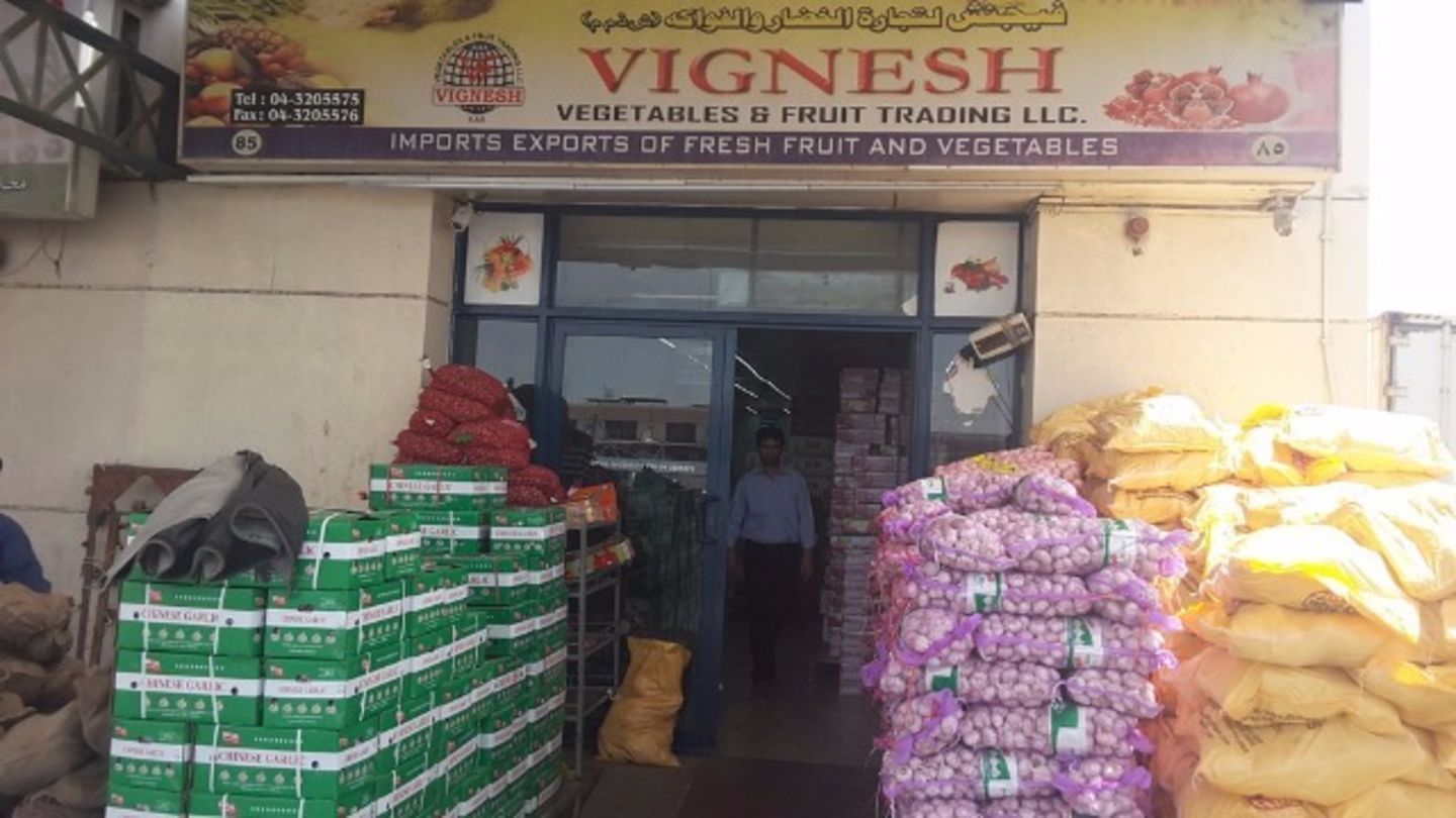 Vignesh Vegetables & Fruit Trading(Distributors & Wholesalers) in Ras