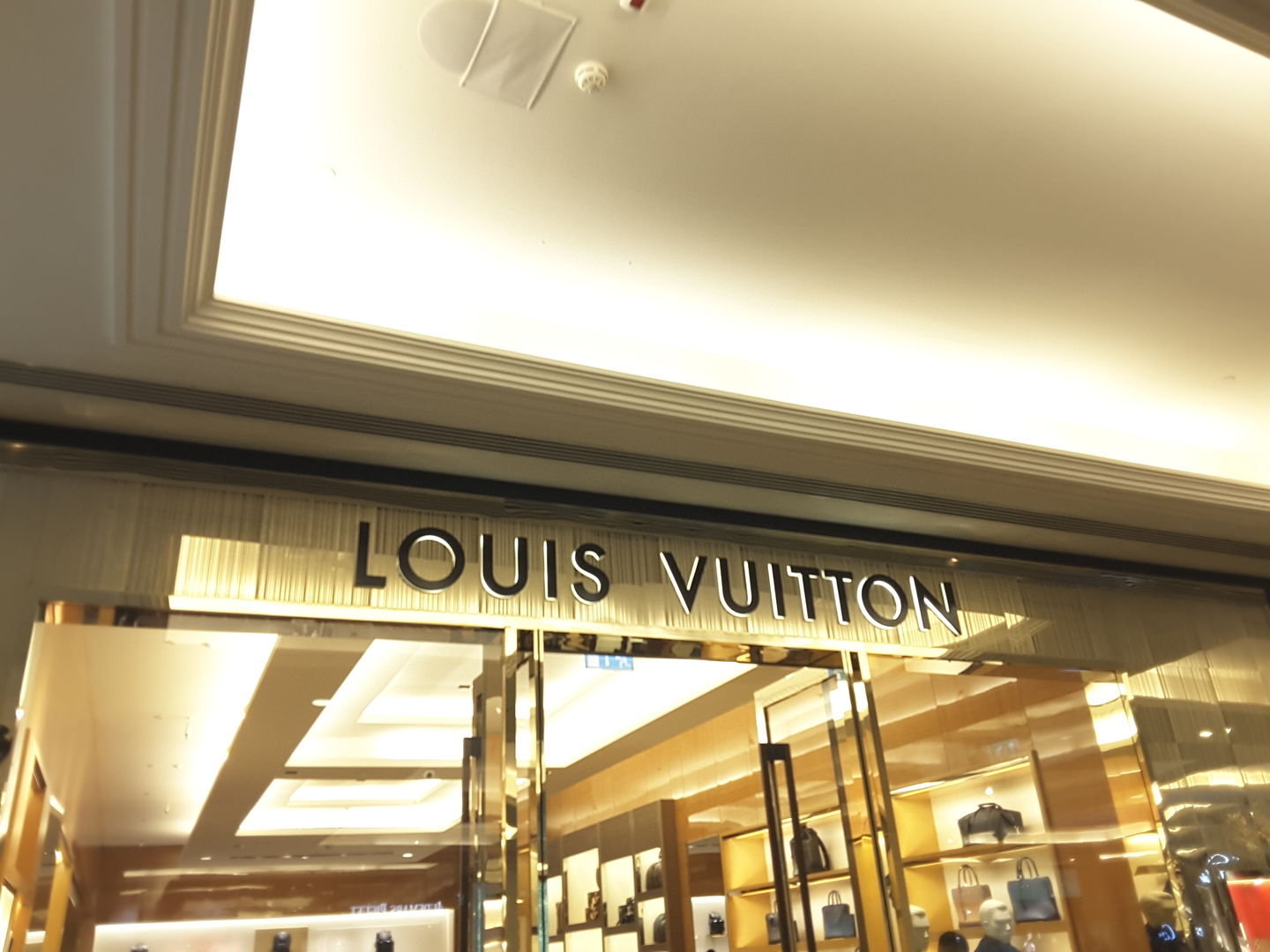 HiDubai-business-louis-vuitton-shopping-fashion-accessories-al-barsha-1-dubai-2