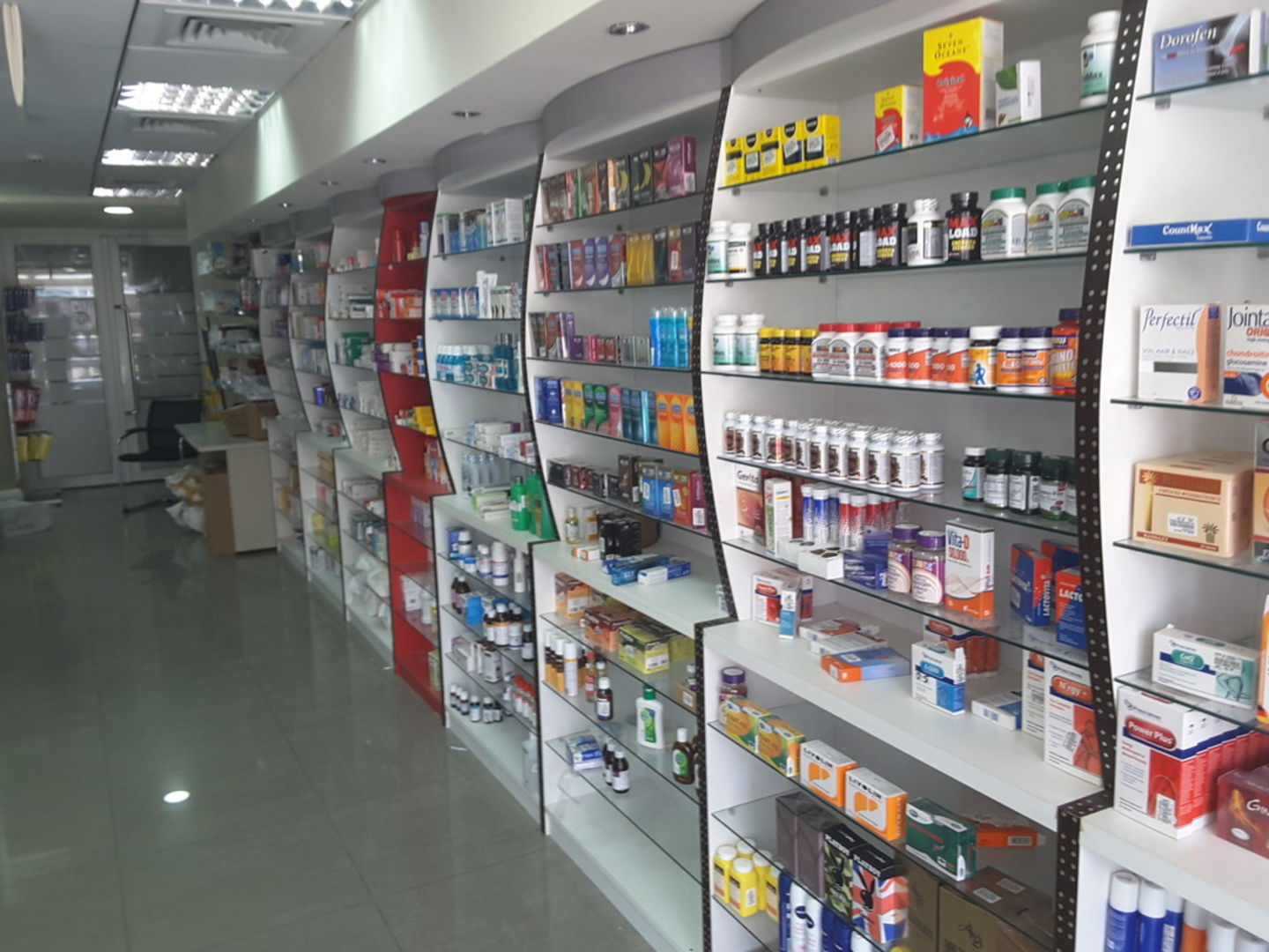 HiDubai-business-qamar-al-madina-pharmacy-beauty-wellness-health-pharmacy-al-quoz-3-dubai-2