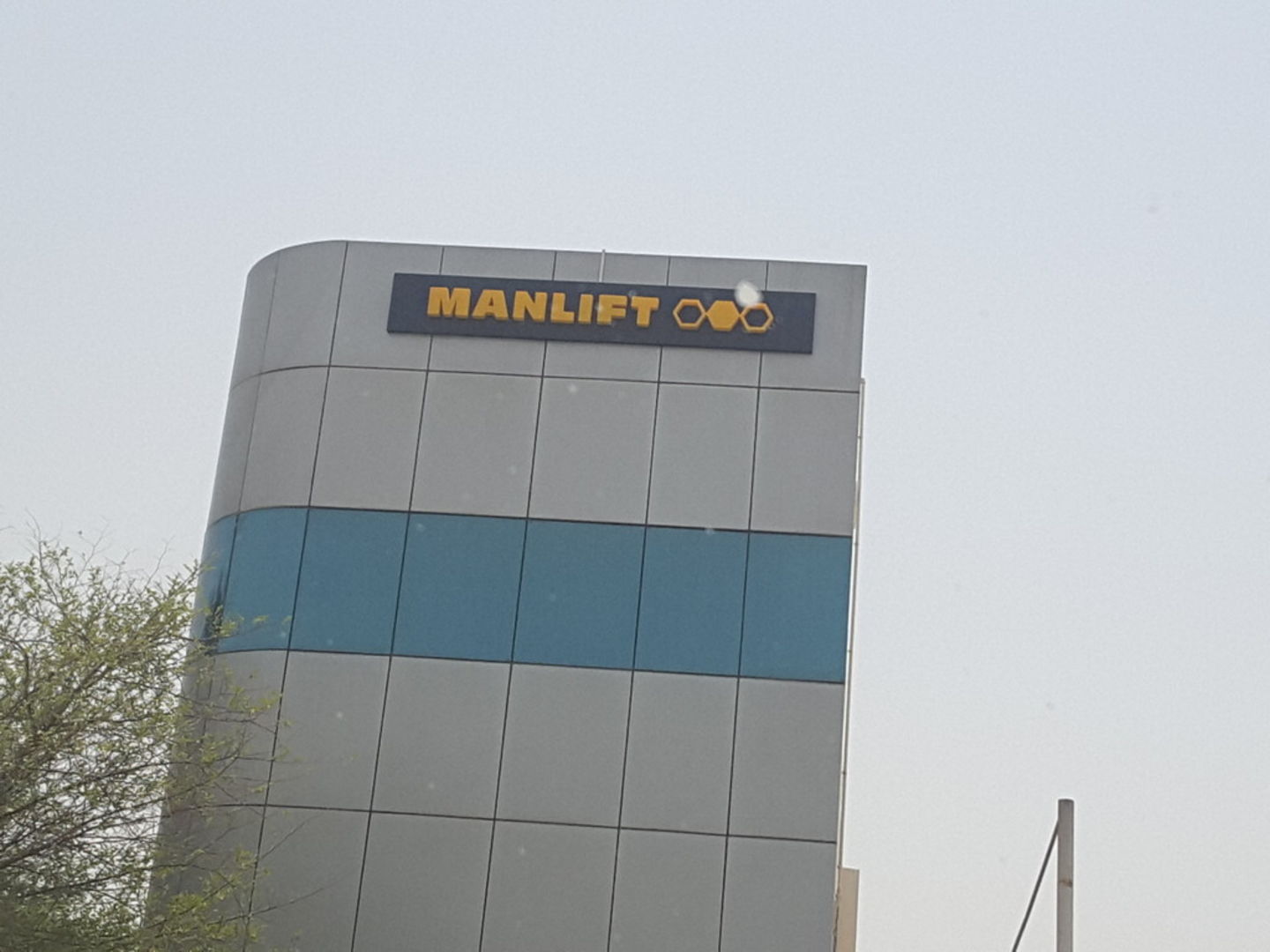 HiDubai-business-manlift-middle-east-construction-heavy-industries-heavy-equipment-machinery-dubai-investment-park-1-dubai