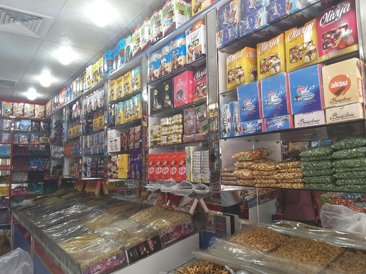 HiDubai-business-wadi-zabeel-trading-food-beverage-bakeries-desserts-sweets-al-satwa-dubai