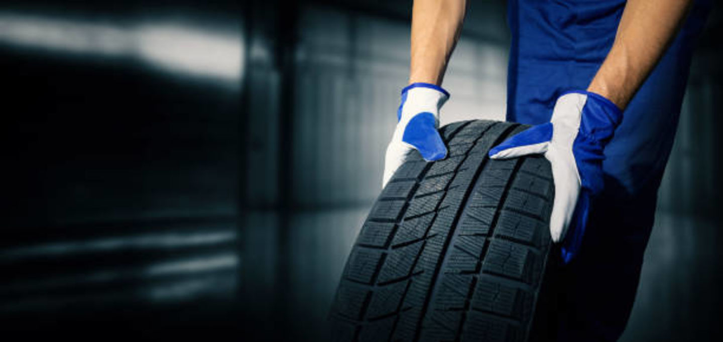 HiDubai-business-najma-al-khawanij-tyre-repairing-transport-vehicle-services-car-assistance-repair-al-khawaneej-2-dubai